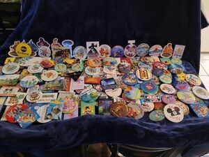 Lot of 135 Vintage Disney Buttons Disneyland Walt Disney World Promo Mixed
